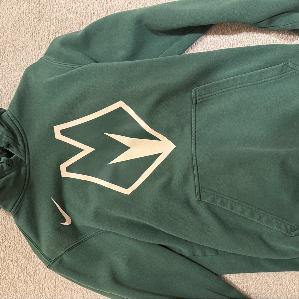 Nike Milwaukee Bucks Sweatshirt